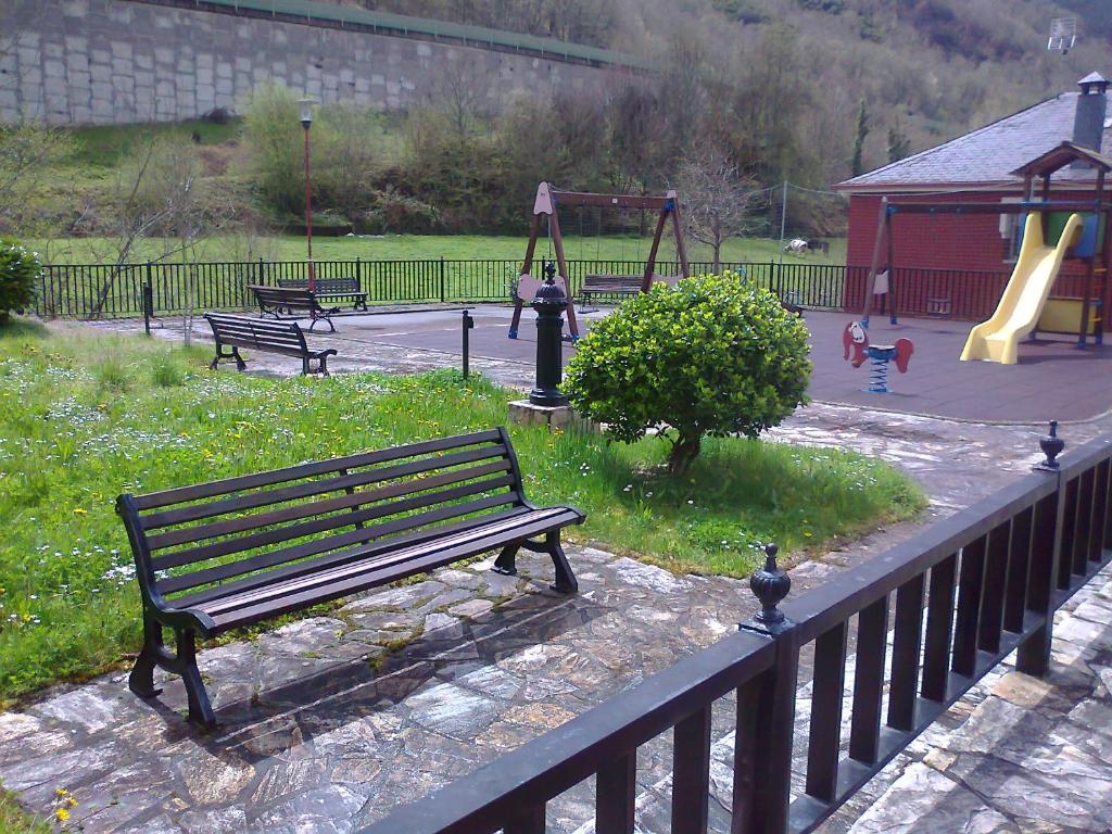 Hostal El Peregrino La Portela de Valcarce Bagian luar foto
