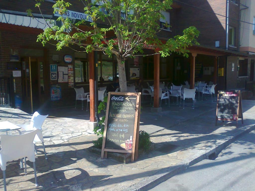 Hostal El Peregrino La Portela de Valcarce Bagian luar foto