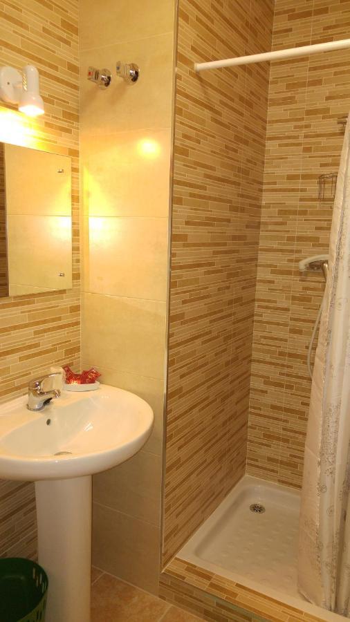 Hostal El Peregrino La Portela de Valcarce Bagian luar foto